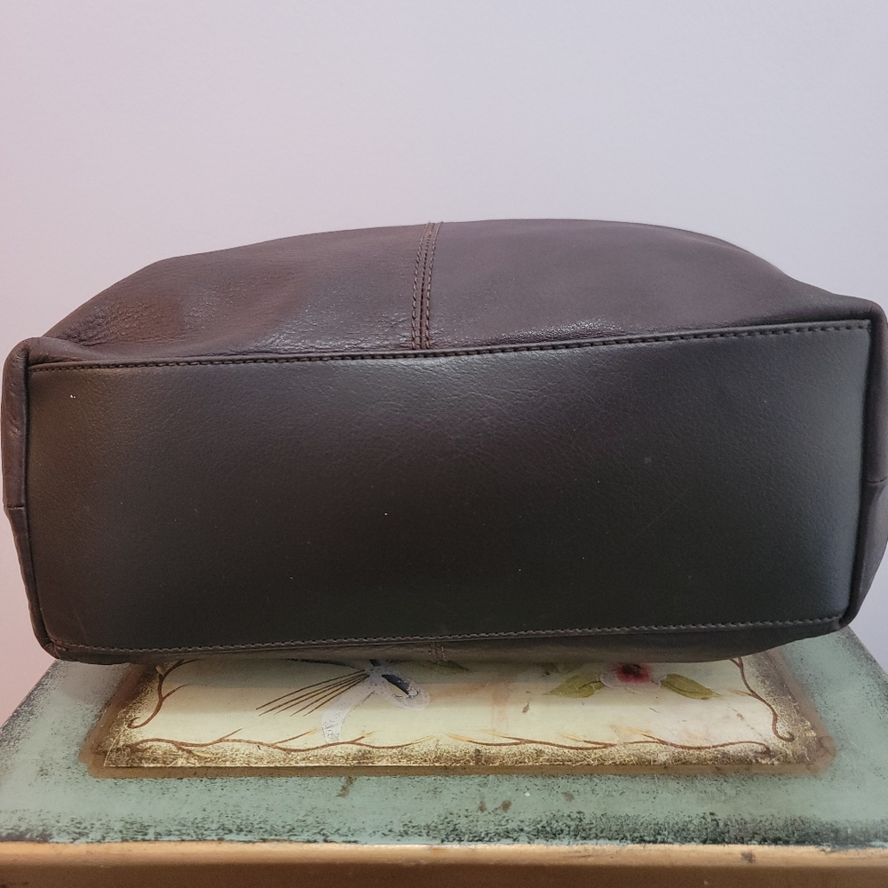 Apostrophe Brown Soft and Supple Pebble Grain Leather Slouchy Hobo Shoulder Bag - Picture 6 of 15